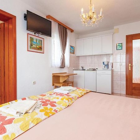 Stunning Apartment In Crikvenica With Wifi מראה חיצוני תמונה