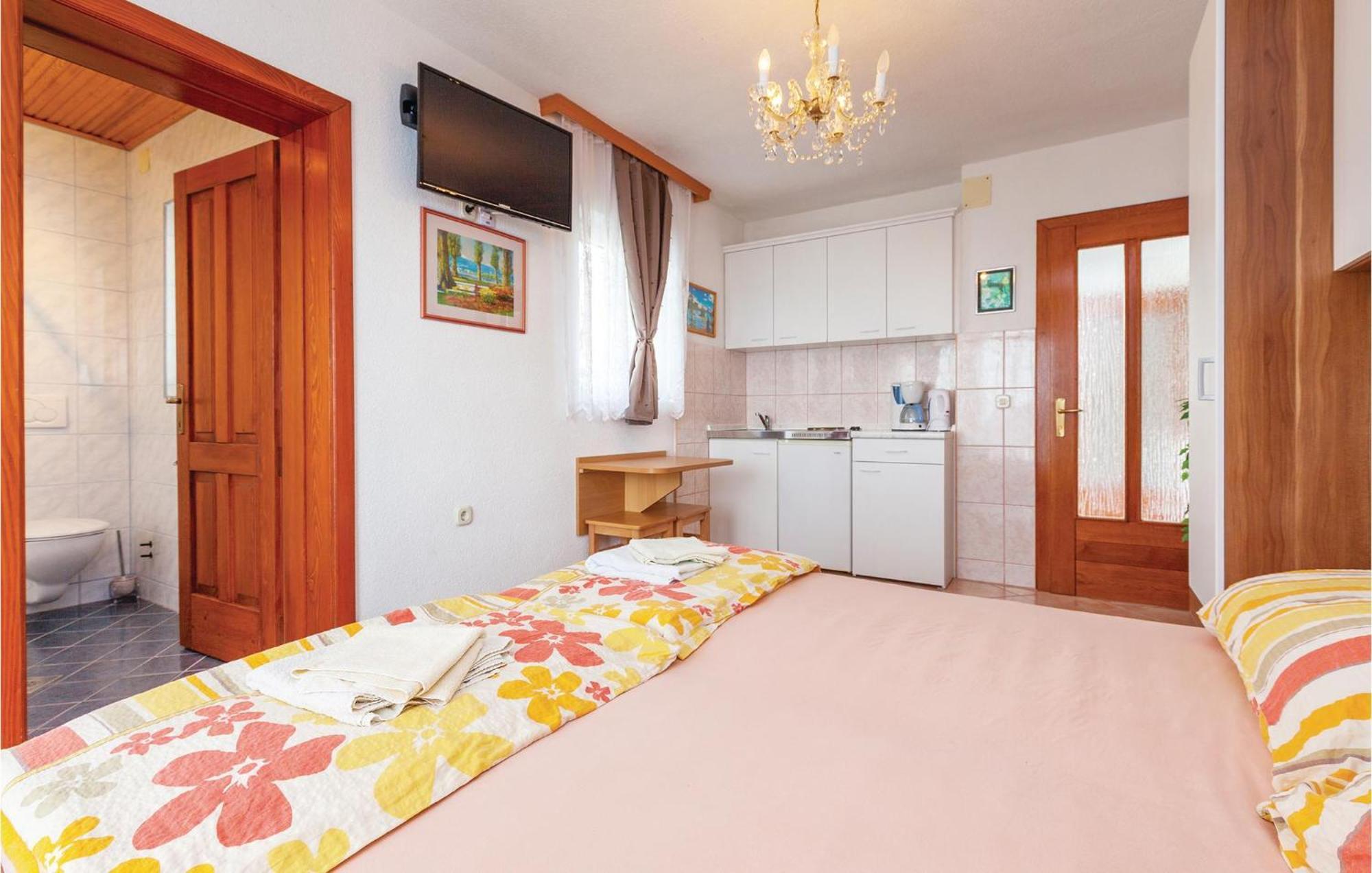 Stunning Apartment In Crikvenica With Wifi מראה חיצוני תמונה