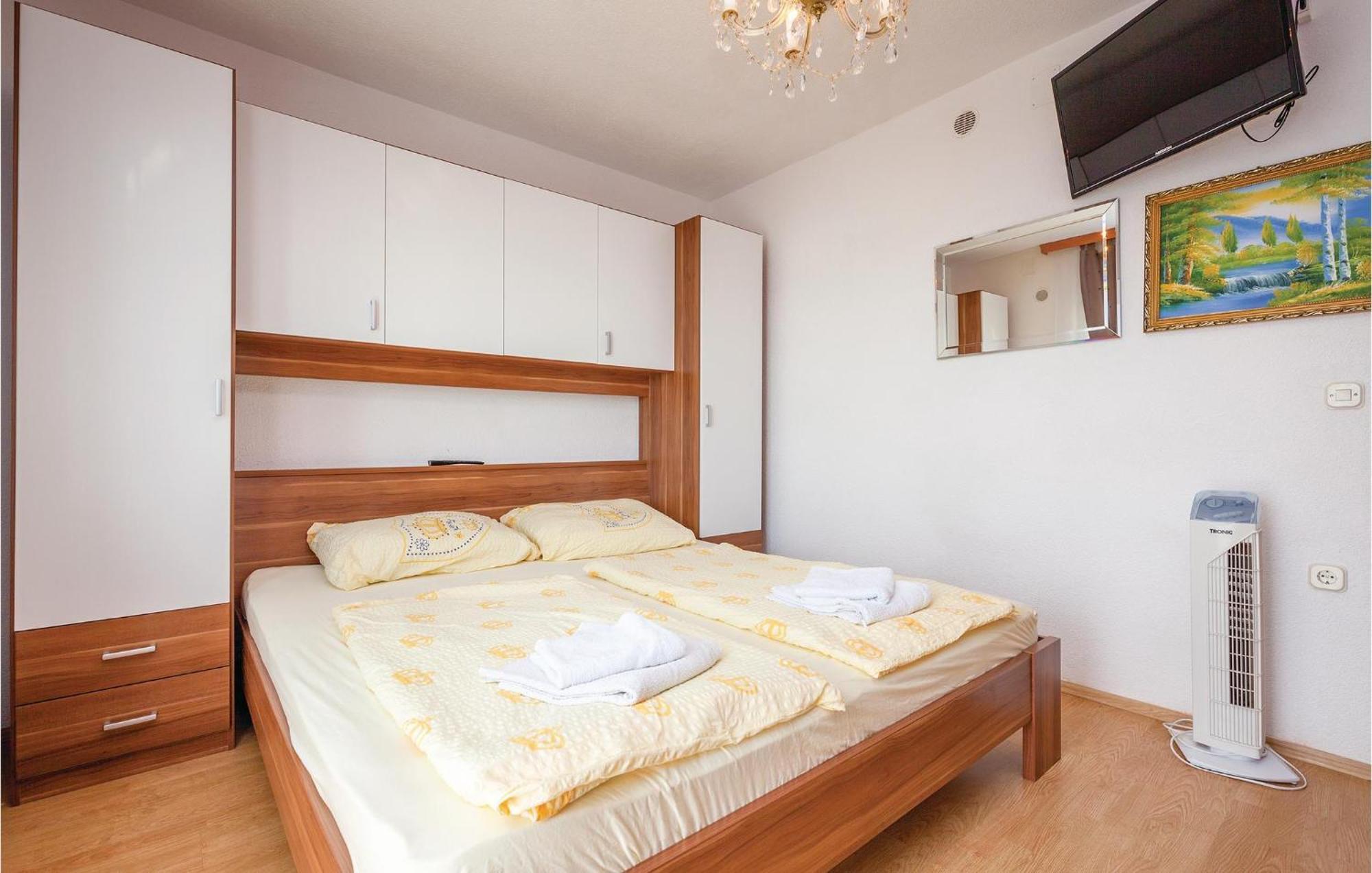 Stunning Apartment In Crikvenica With Wifi מראה חיצוני תמונה