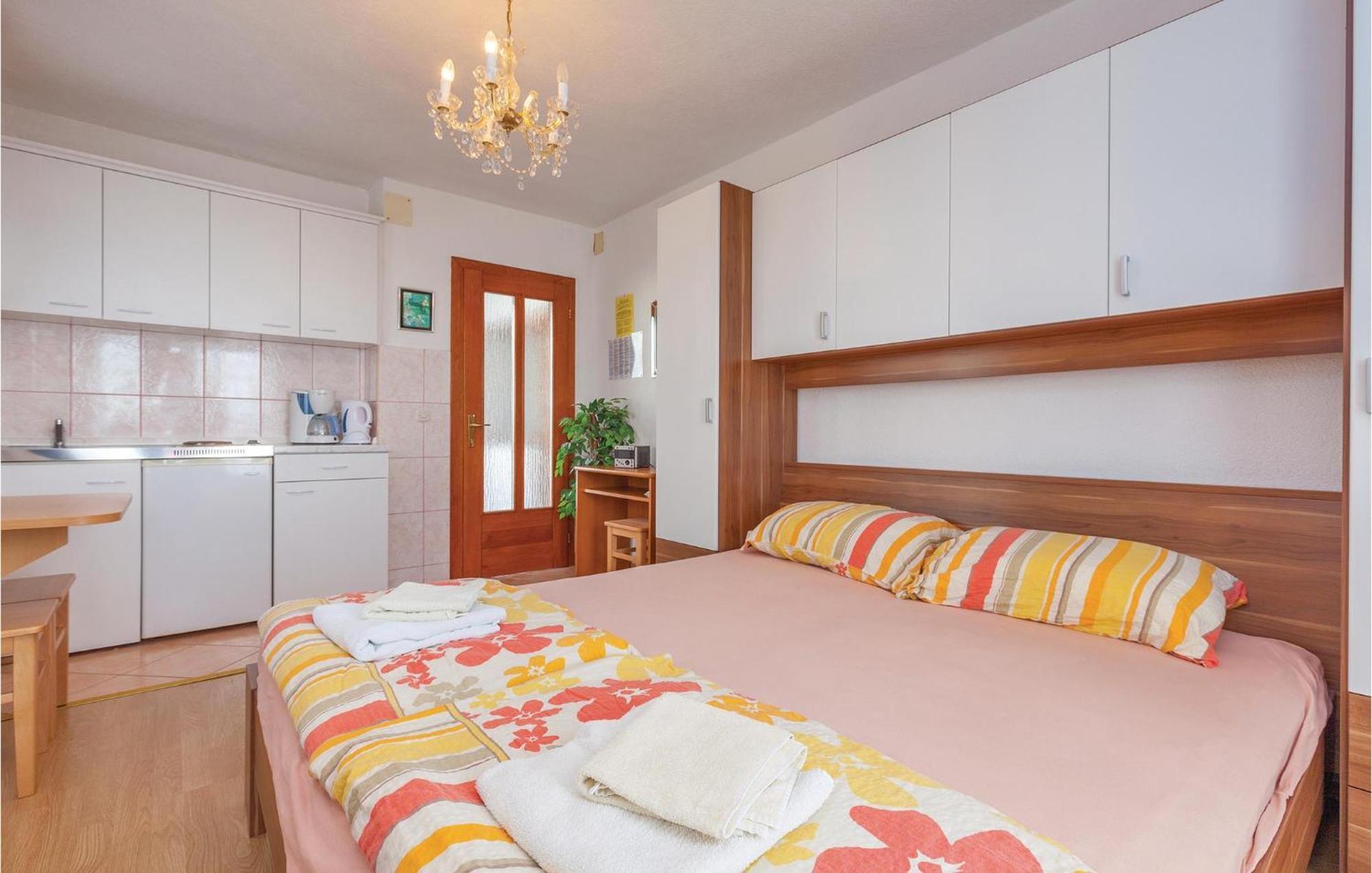 Stunning Apartment In Crikvenica With Wifi מראה חיצוני תמונה