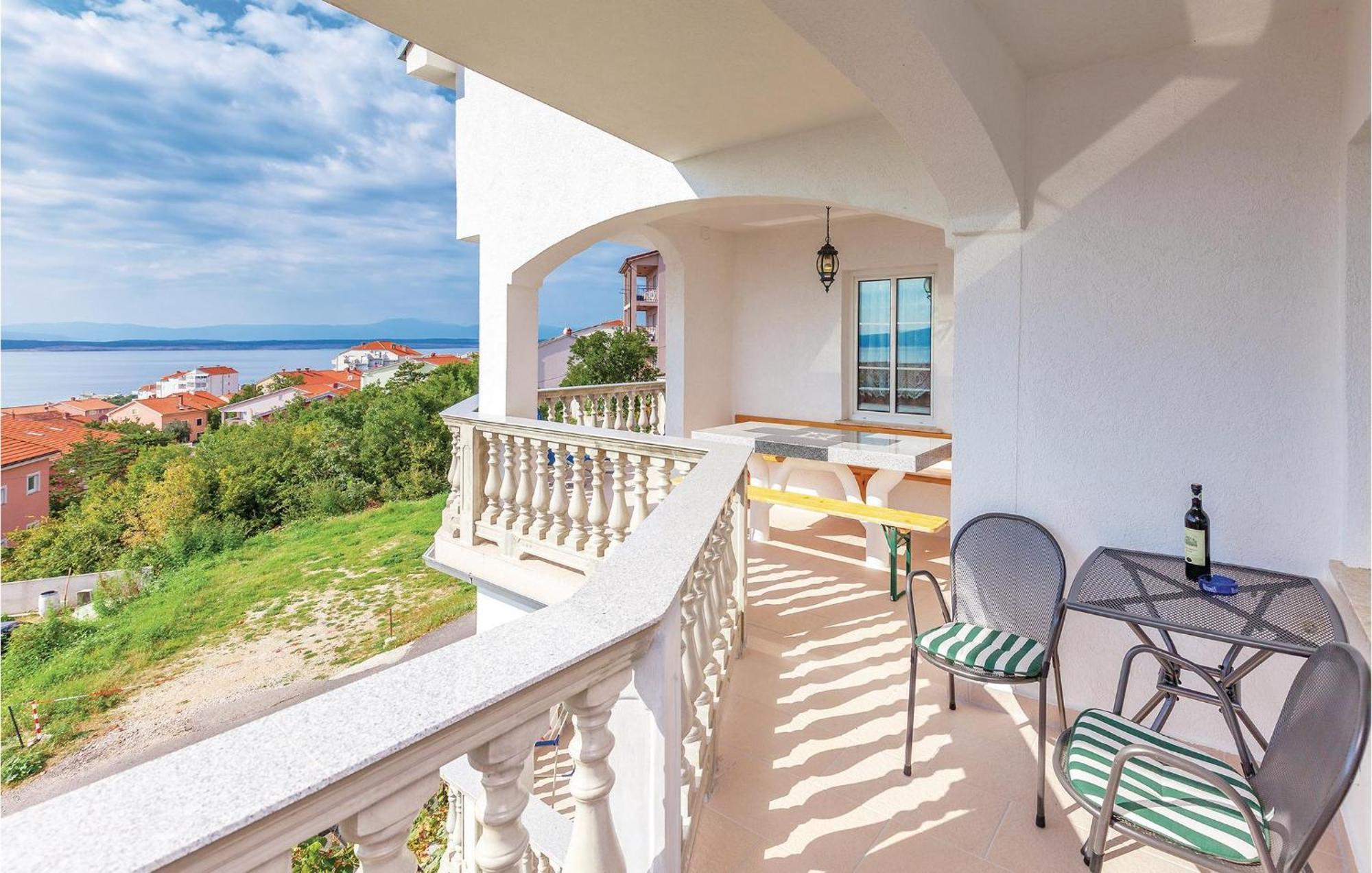 Stunning Apartment In Crikvenica With Wifi מראה חיצוני תמונה