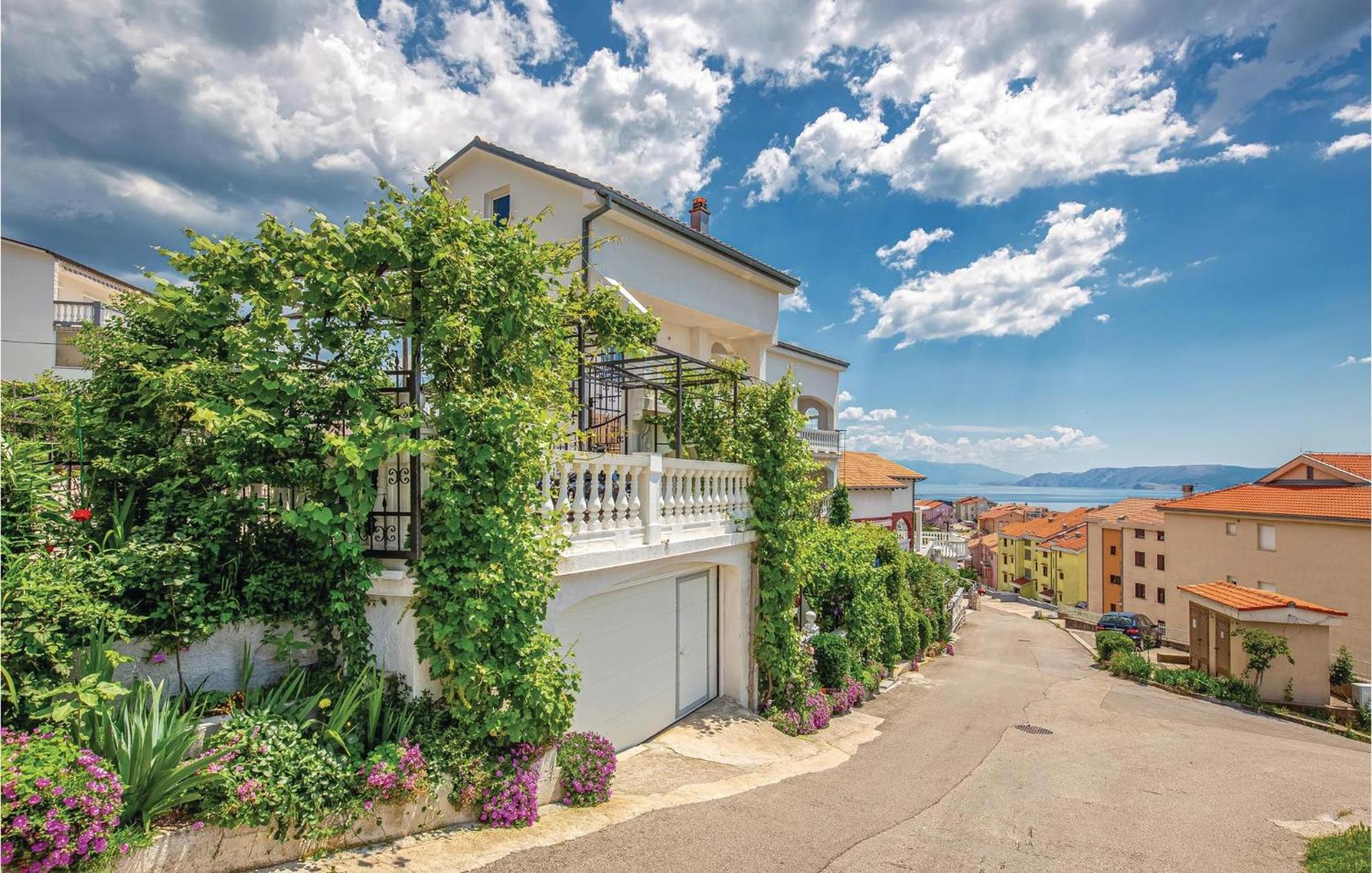 Stunning Apartment In Crikvenica With Wifi מראה חיצוני תמונה